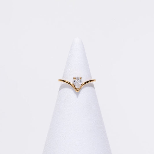 Artemis Fine Arrow Ring